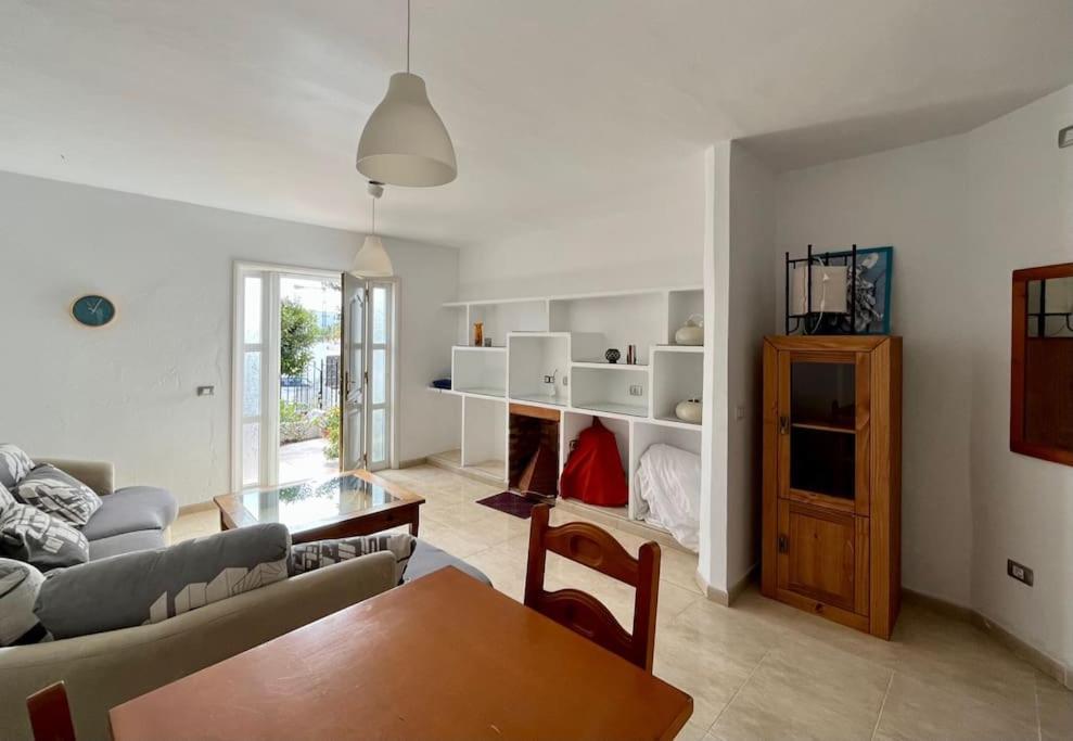 Playa Chica Apt With Terrace 100 M From The Sea Puerto del Carmen  Buitenkant foto