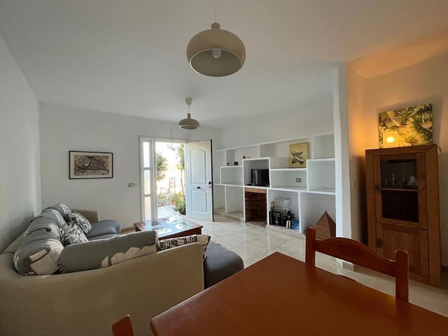 Playa Chica Apt With Terrace 100 M From The Sea Puerto del Carmen  Buitenkant foto