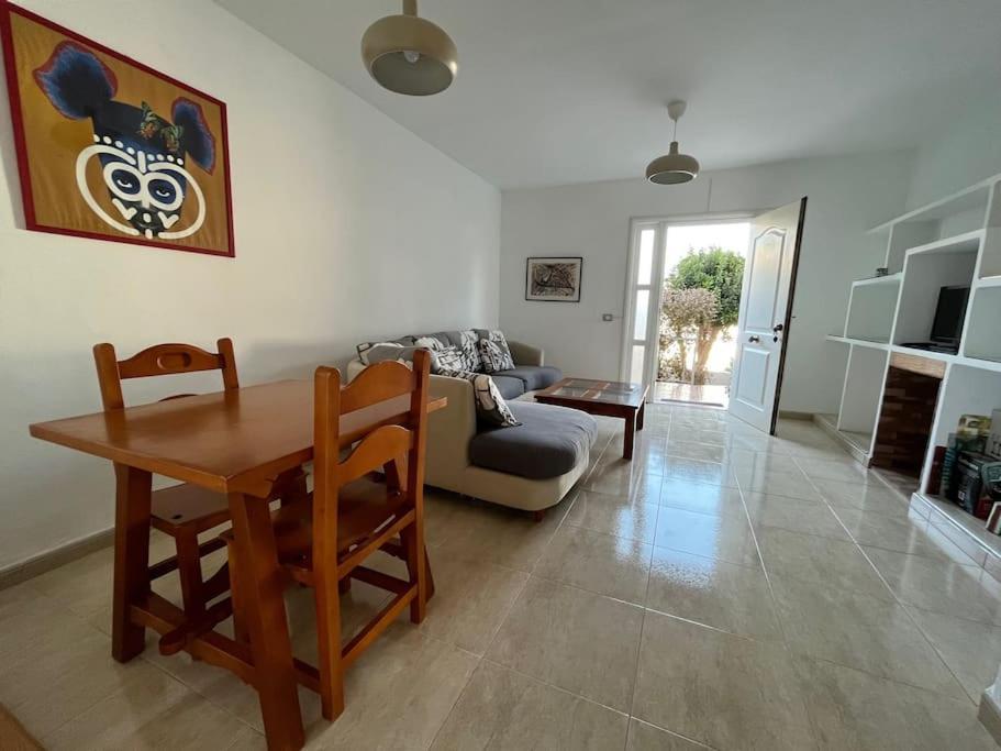 Playa Chica Apt With Terrace 100 M From The Sea Puerto del Carmen  Buitenkant foto